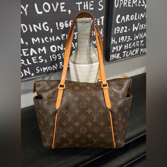 COA INCLUDED - Louis Vuitton Monogram Totally - Picture 9 of 15